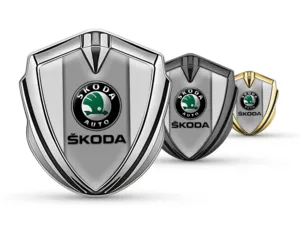 Skoda Emblema Abovedado Insignia Afinado Estilo Brilla X